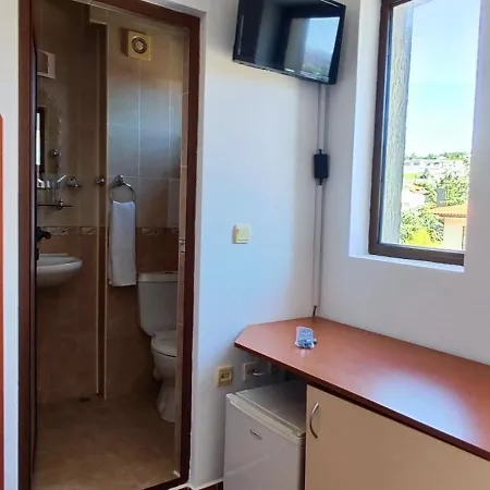 Hostel бреза *