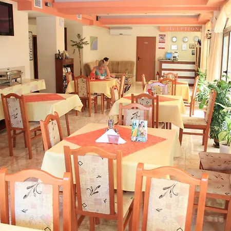 бреза Hostel *