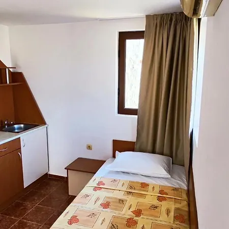 Hostel бреза *